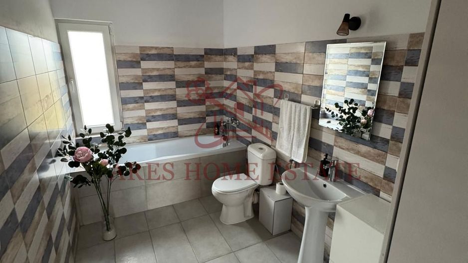 Apartament cu 2 camere, curte 120 mp, 2 locuri de parcare. - Poză 12