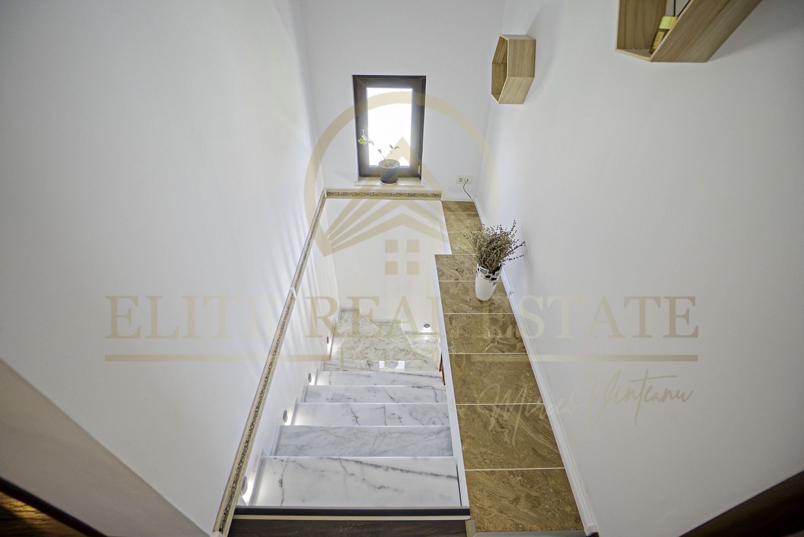 Valu lui Traian - Casă P+1E, 4 dormitoare, terasă acoperită - Poză 12