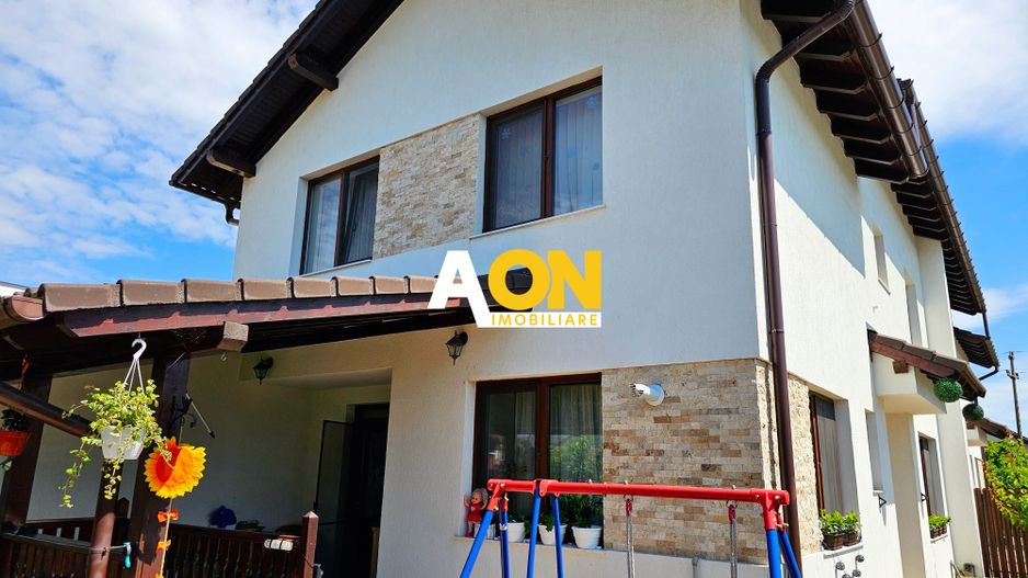1/2 Duplex mobilat, utilat, 4 camere, pivnita, 200 mp teren - Poză 1