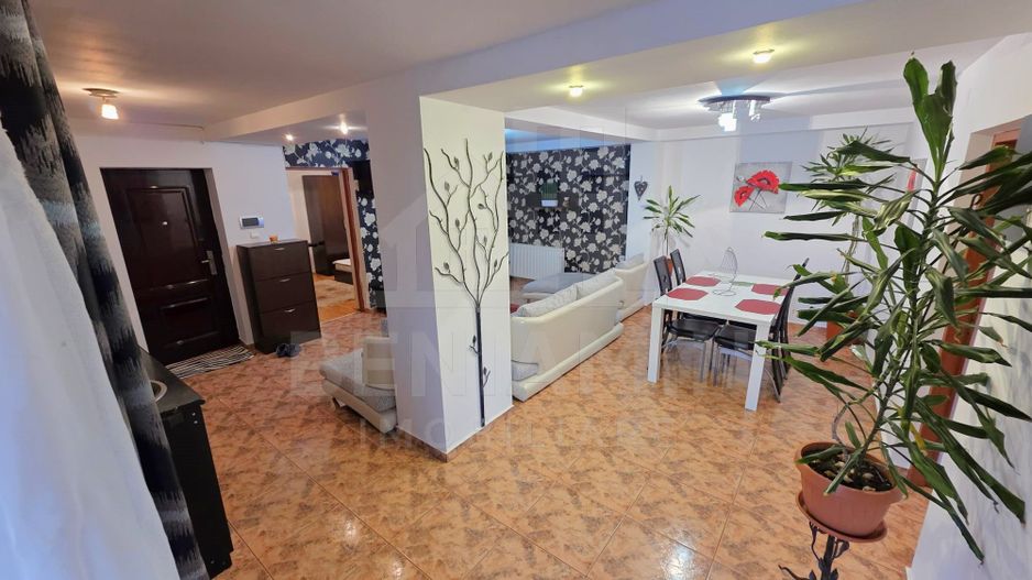 Apartament etaj 1 vila Mall Promenada Craiovita -centrala -parcare - Poză 1
