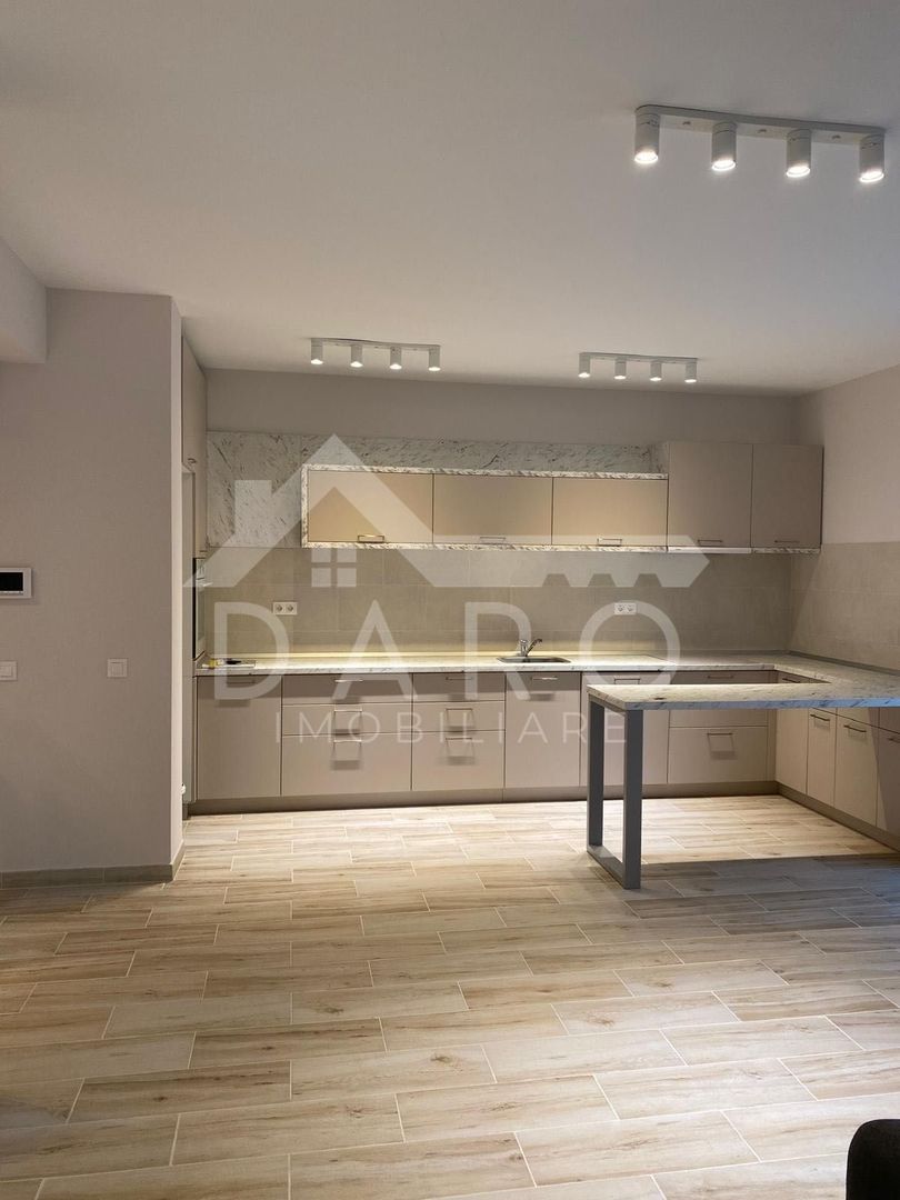 Apartament ultracentral de inchiriat cu parcare - Poză 2