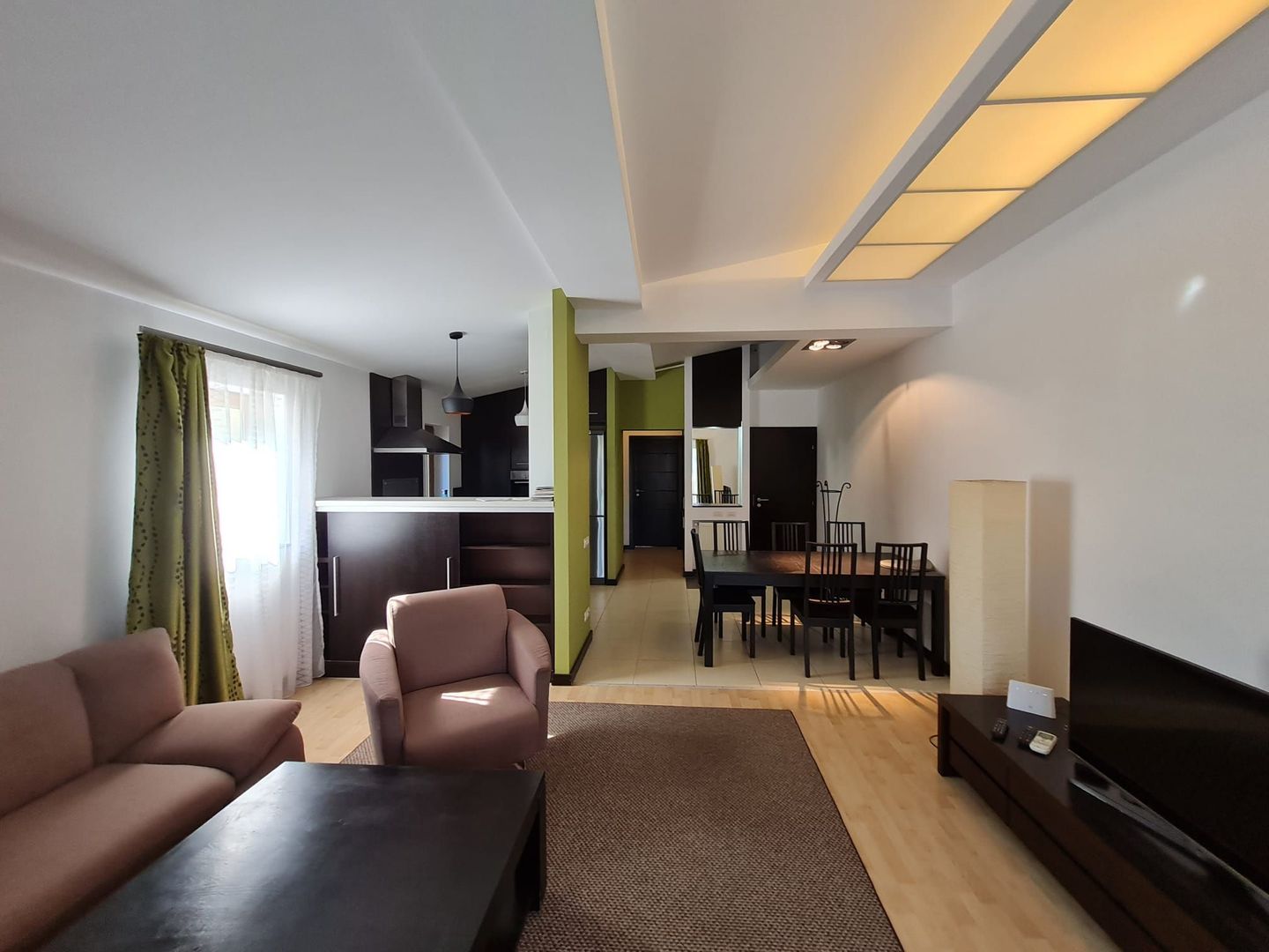 Apartament generos de închiriat zona Lipovei - Poză 1