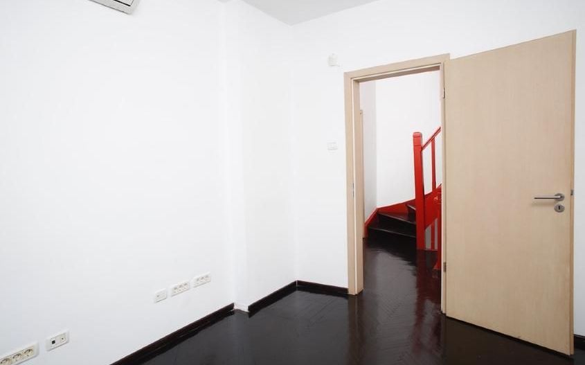 De inchiriat mansarda 3 camere zona Decebal - Poză 8