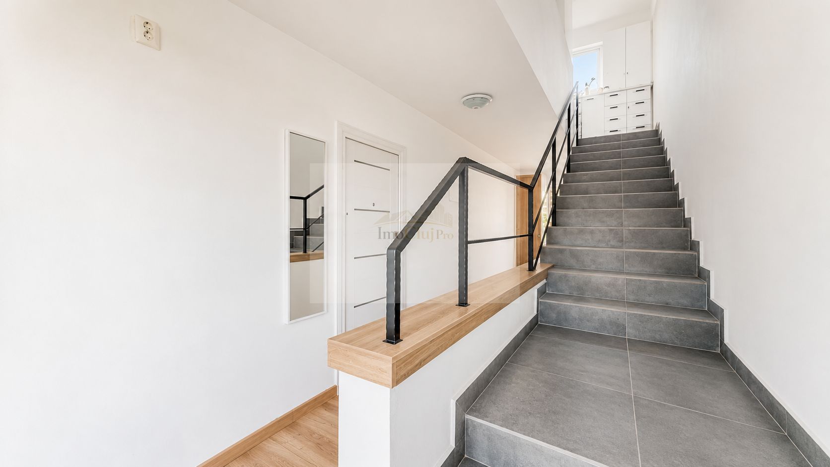 Vânzare  apartament de familie cu 4 camere,pod amenajat-2 parcări-Iris - Poză 19