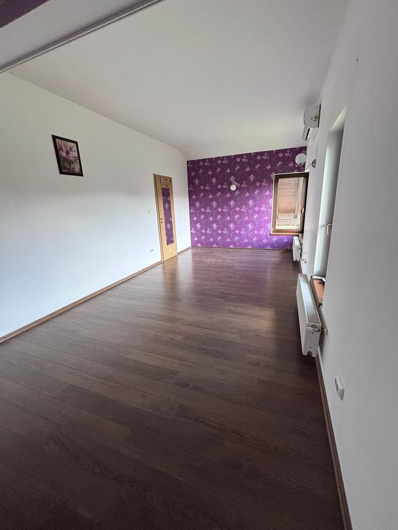 Casa individuala frumoasa si spatioasa in Giroc - Poză 10