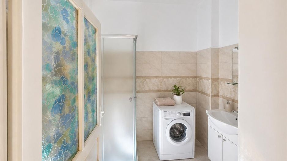 Casa cu spatiu comercial, 1.000mp teren anexe, areal Central, Reghin - Poză 4