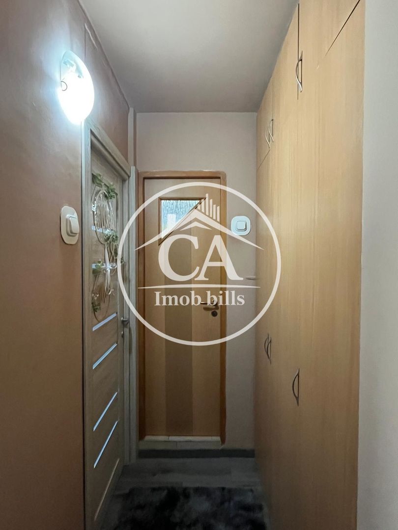 Apartament cu 3 camere de vânzare în zona Rogerius, Oradea - Poză 8