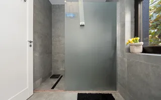 Casă premium 3 dormitoare + birou, garaj încălzit, acceptă animale - Poză 14