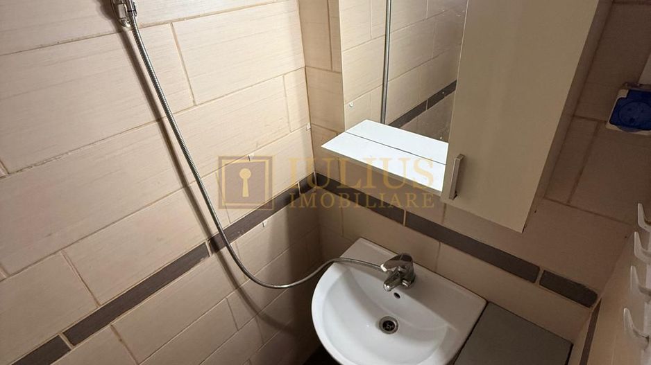 2 camere| apartament la casa-curte comuna| loc de parcare| centrala proprie| - Poză 10