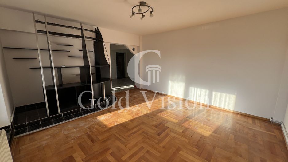 Apartament cu 3 camere, etajul 5/6, decomandat, zona Unirii - Poză 2