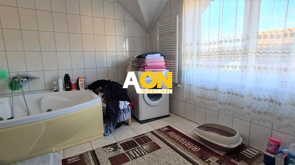 Casa pentru 2 familii, 7 Camere, 2 Garaje, 1500MP Teren - Poză 27