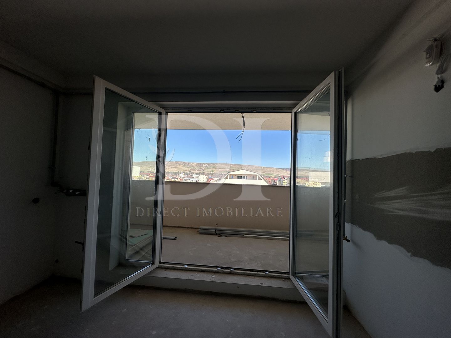 Apartament cu 4 camere / Zona Cetatii - Poză 2