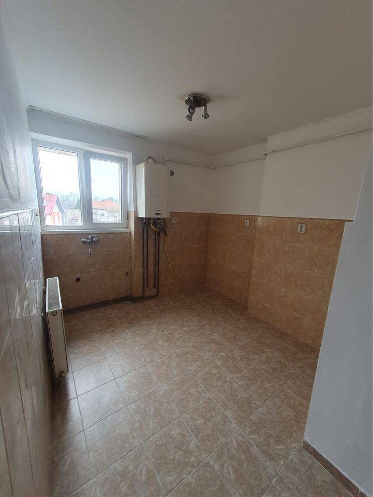 BRASADAS vinde ap 2 cam etaj 3 in zona CENTRALA. - Poză 1