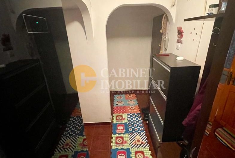 Etaj 2, apartament cu 3 camere, zona ZIMBRU - Alexandru Cel Bun - Poză 3