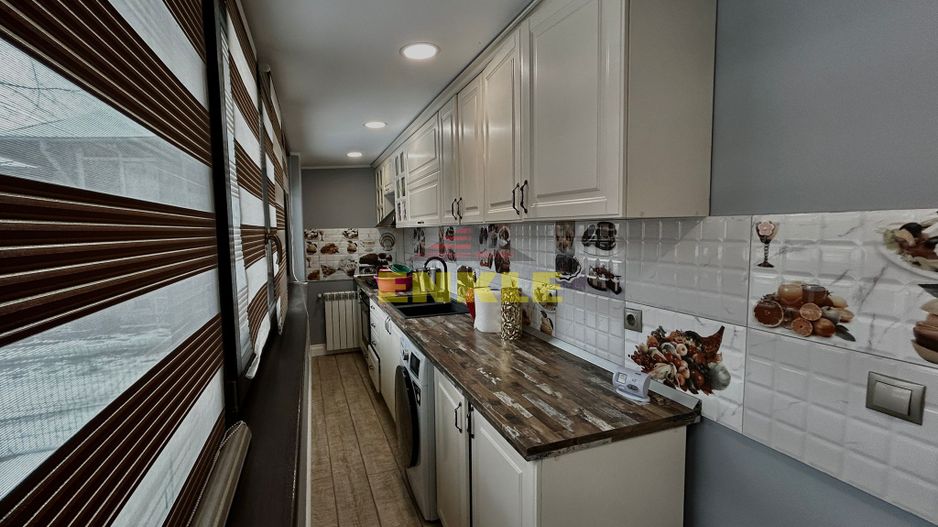 De vanzare apartament cu 3 camere, zona Piata Mare. - Poză 2