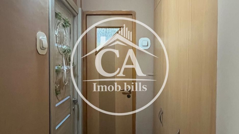 Apartament cu 3 camere de vânzare în zona Rogerius, Oradea - Poză 8