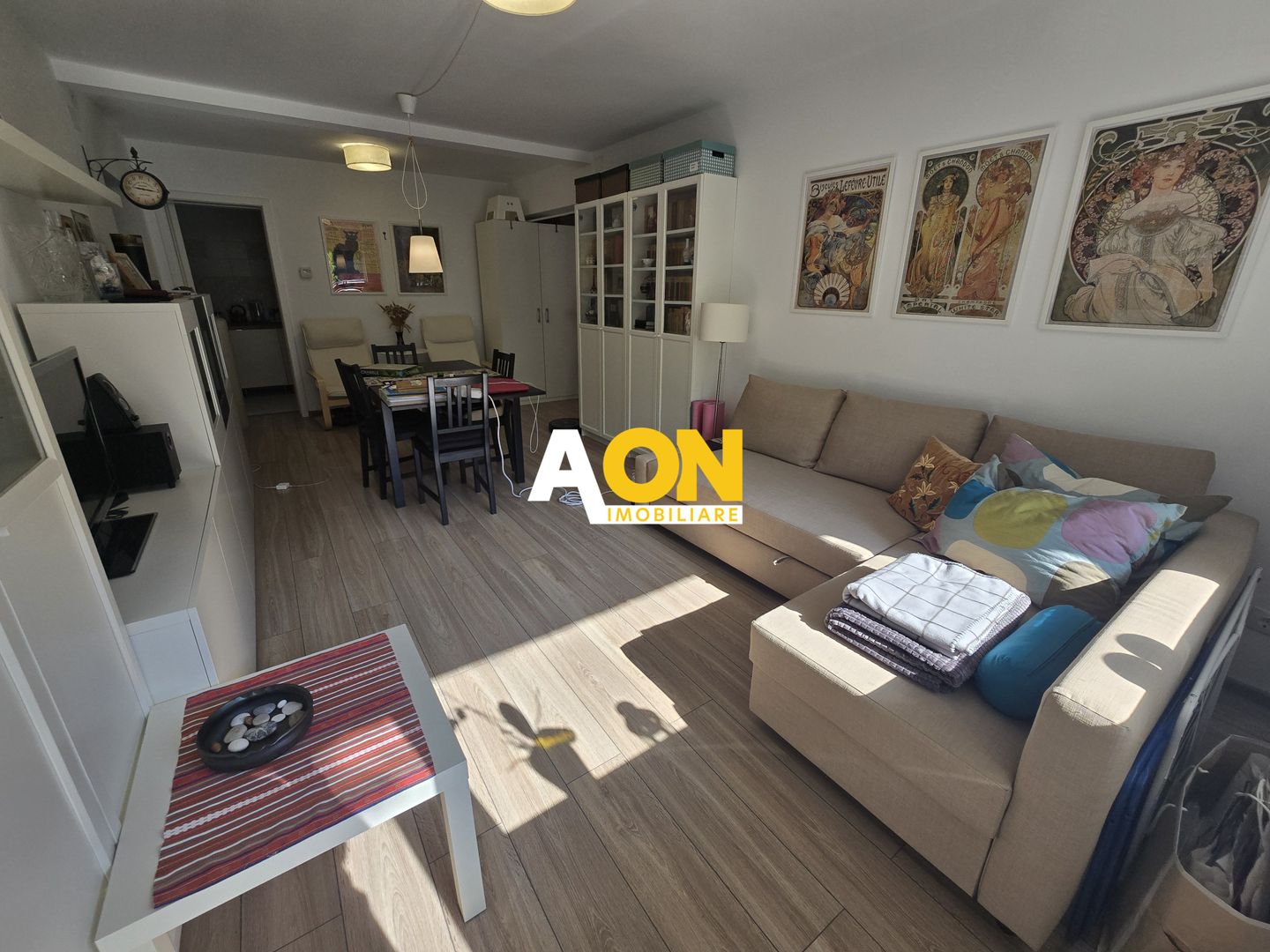 Apartament 3 Camere, Etaj 1 Cetate, Complet Renovat - Poză 2