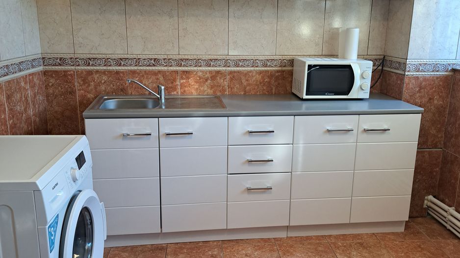 Apartament cu 4 camere in vila zona centrala - Poză 11