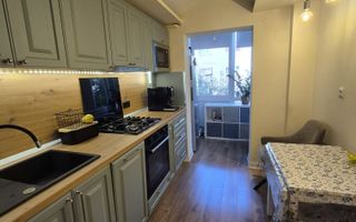 Apartament 3 camere zona Lipovei  etaj 2 cu centrala - Poză 2