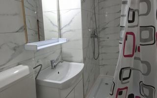 Garsoniera Cocheta de Inchiriat Craiovei centrala proprie - Poză 4