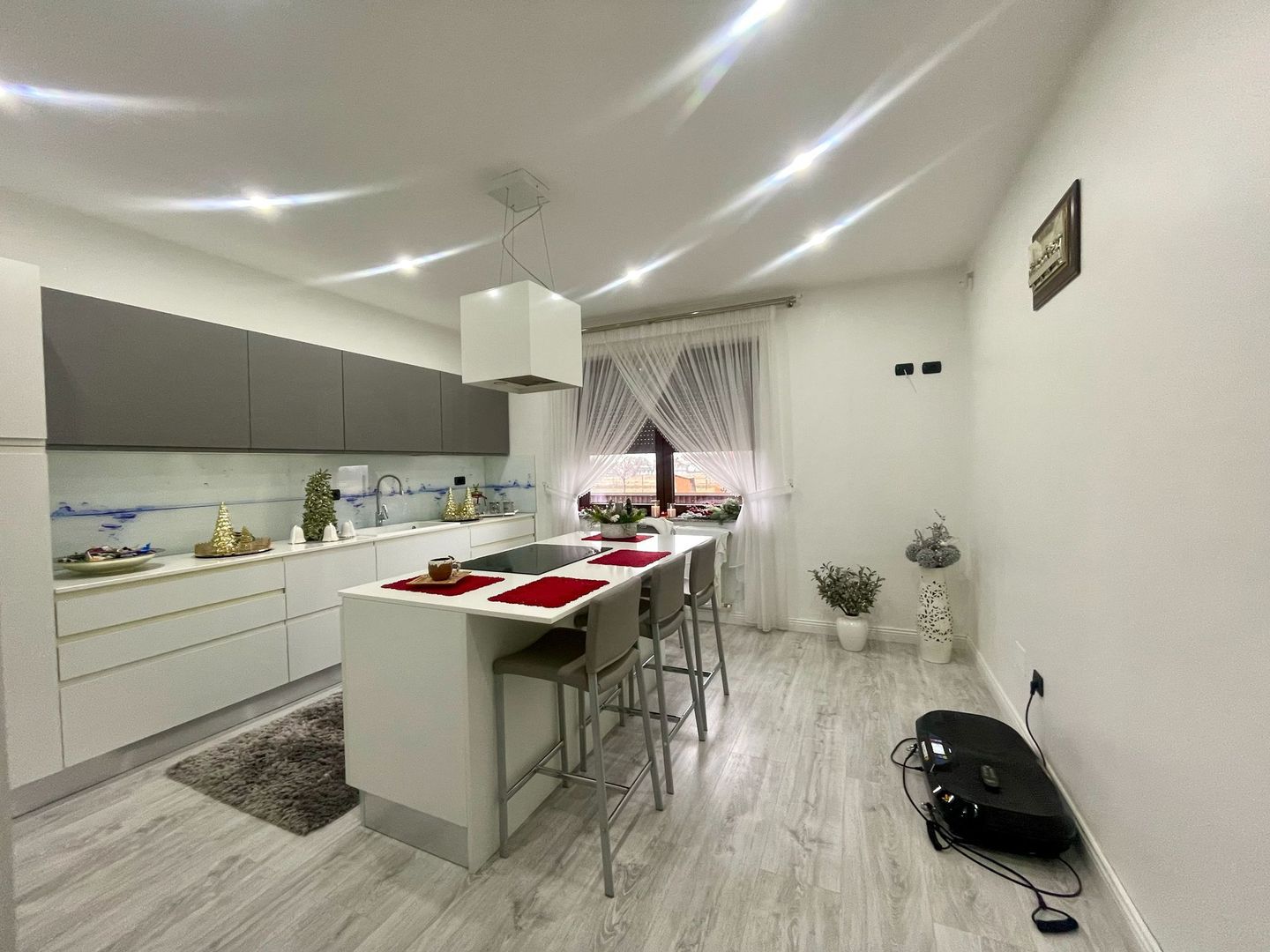 CASA COMPLET UTILATA SI MOBILATA MODERN CU GRADINA | 1100 MP |MARGINEA - Poză 22