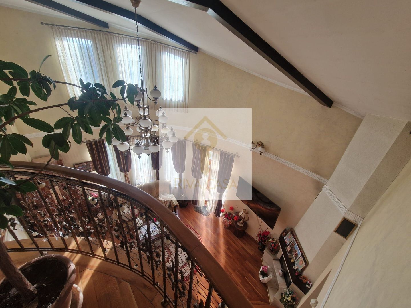 De vânzare: Vilă unică, vintage-modernă, zonă Grigorescu Oradea. - Poză 23