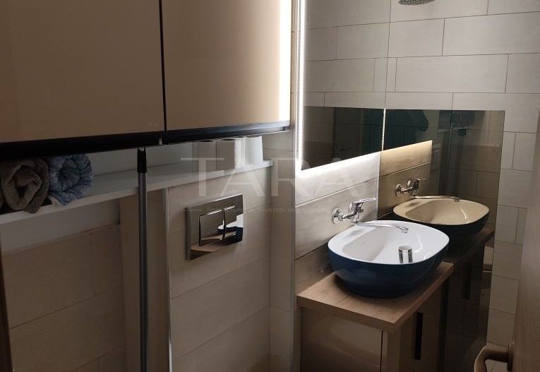 Apartament cu 4 camere, 70 mp, 3 dormitoare, 2 balcoane, La Terenuri. - Poză 7