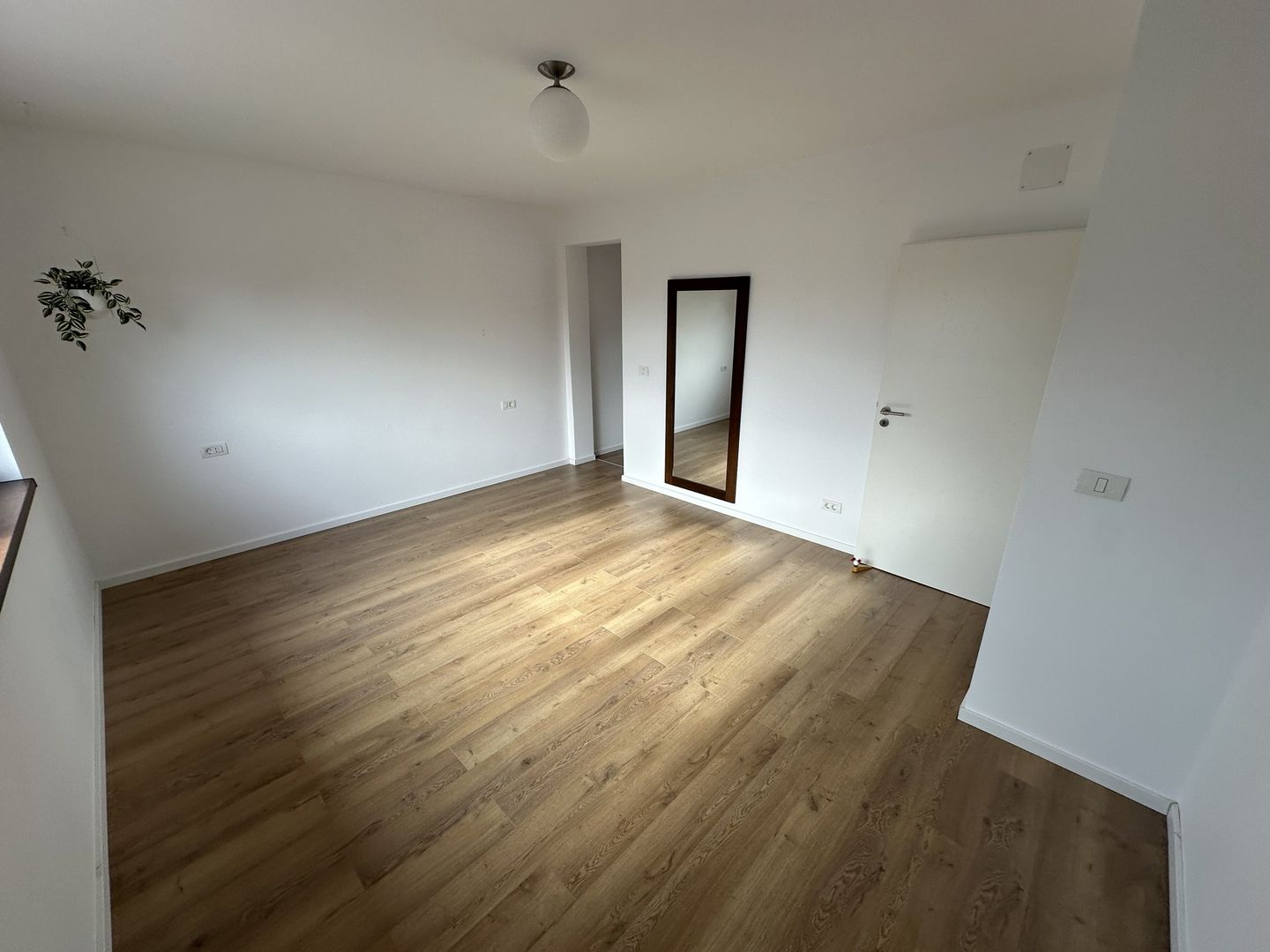 Casa deosebita intr-un cartier privat cu bariera - Poză 34