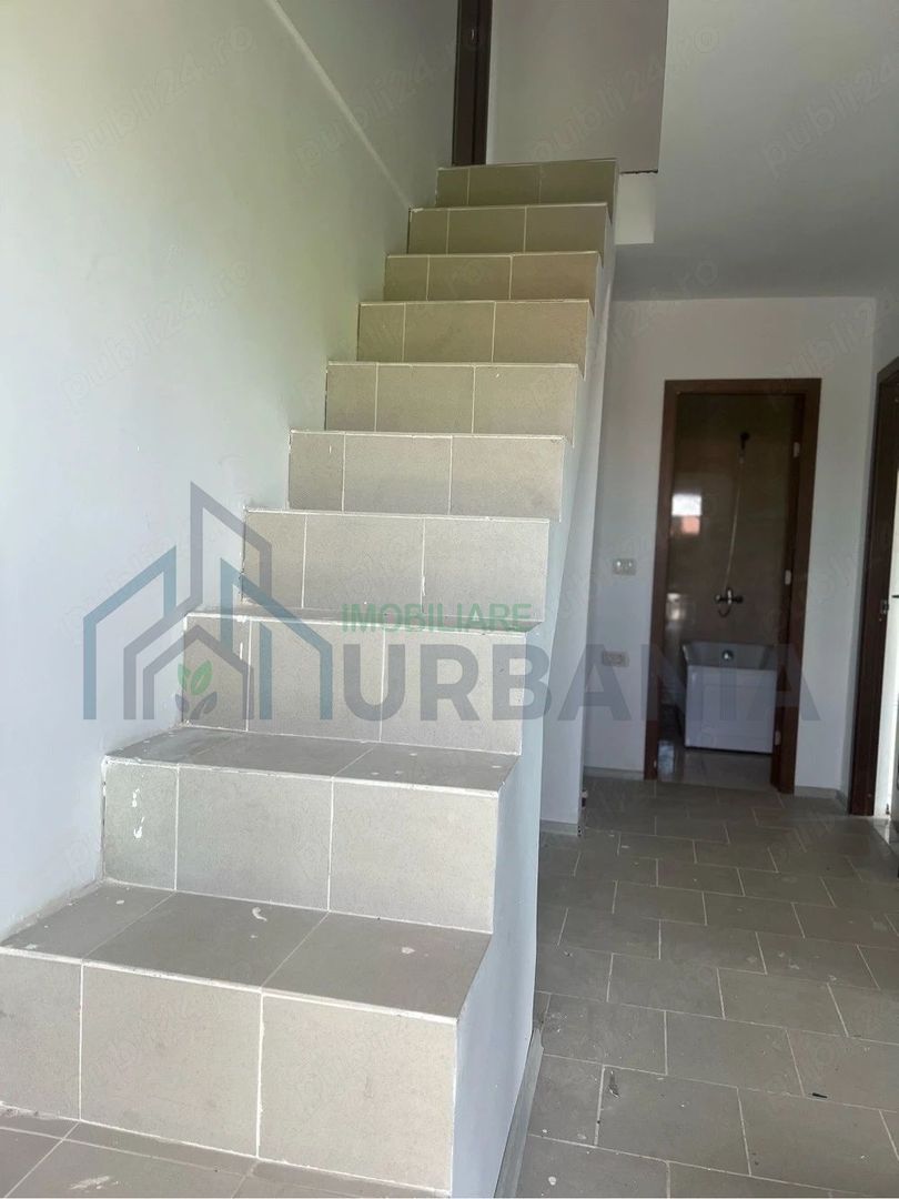 Casa de vânzare în Voinești, construcție din cărămidă termoizolantă - Poză 1