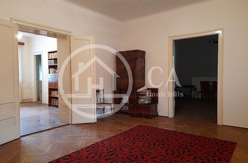 Apartament la casa cu 4 camere de vanzare zona ultracentrala Oradea - Poză 1