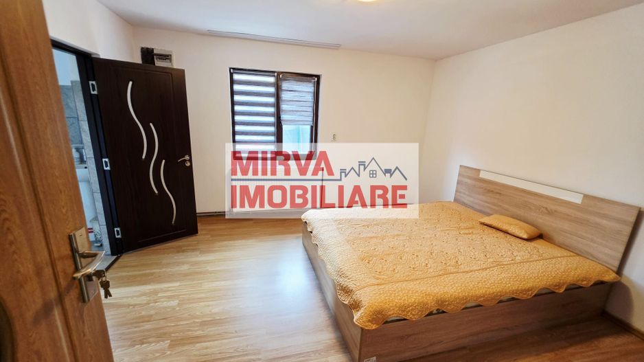 🏡 Casă renovată cu 6 camere, teren 557 mp – Berceni, Prahova - Poză 42