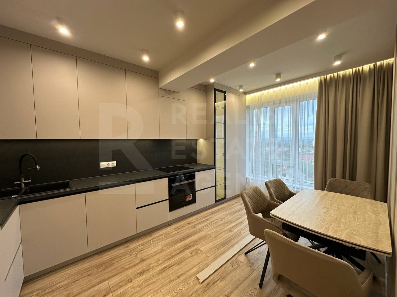 Chirie, apartament, 2 camere, str. Alba Iulia, Buiucani - Poză 1