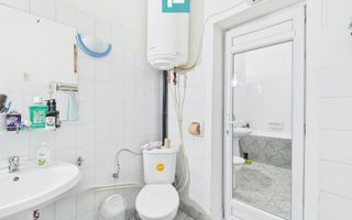 Două case, curte mare, lângă Castelul Huniazilor - Poză 12