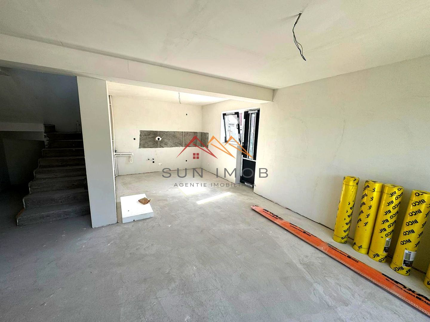 Casa noua, P+M, 4 camere, terasa, teren 550 m2, central, CORNU - Poză 9