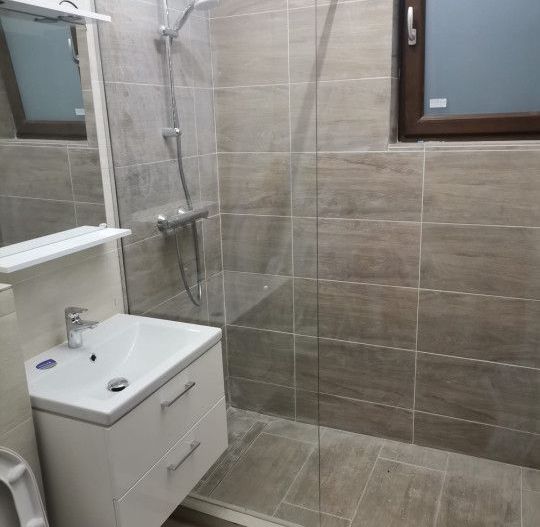 Inchiriere apartament 3 camere,nemobilat, bloc nou, zona Nord - Poză 4