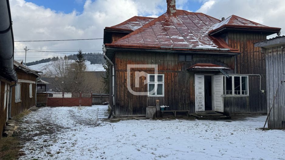 De vanzare casa, atelier fierarie, 4 anexe - 2507 mp in Manastirea Humorului - Poză 2