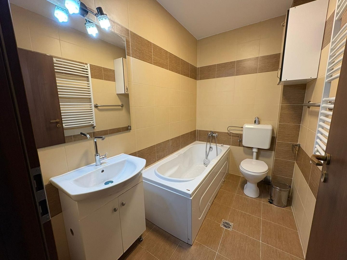AP. 2 CAMERE APARATORII PATRIEI, PARCARE, METROU 14 MIN, BLOC NOU - Poză 9