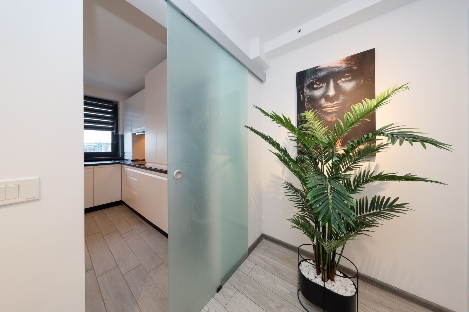 Apartament 2 camere,80 mp utili+parcare subterana-Coresi - Poză 3