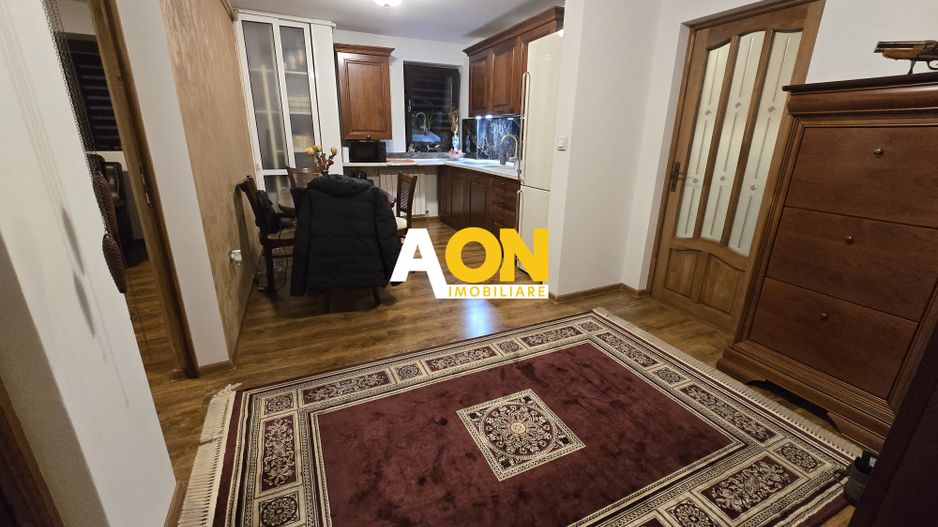 Apartament 2 Camere M-uri, Vedere spre Catedrala, Complet Renovat - Poză 1
