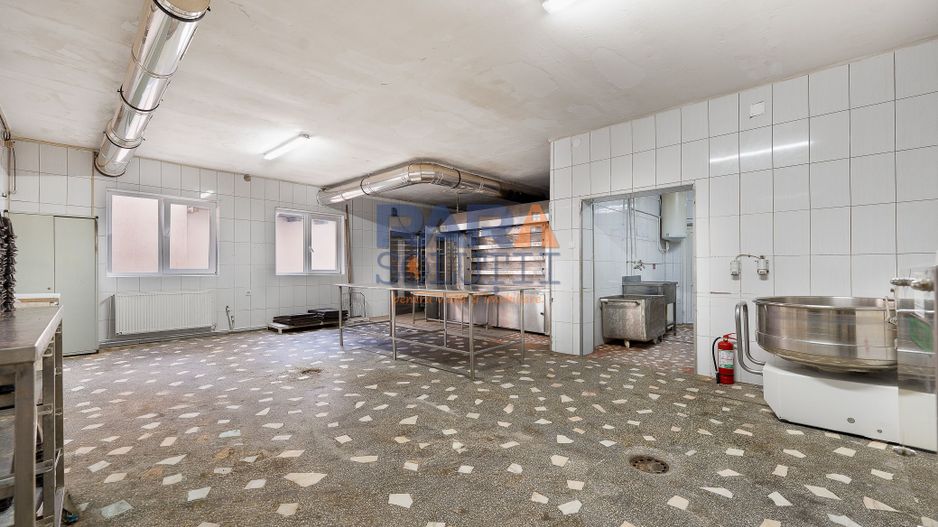 Spațiu de producție cu dotări complete: brutărie, patiserie și magazin - Poză 7