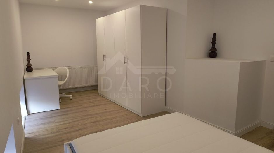 Ap cu 2 camere in centru, decomandat - Poză 5