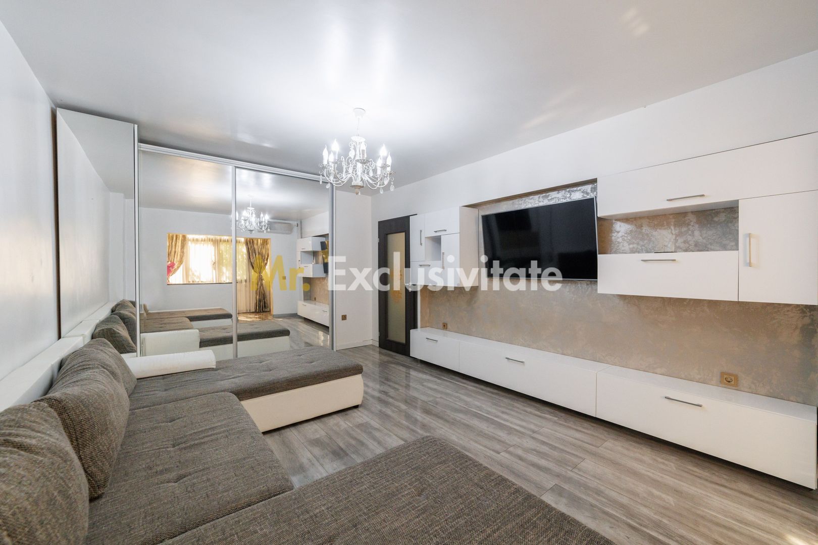 Apartament 2 camere decomandat, cartierul Banat, Pitesti - Poză 1