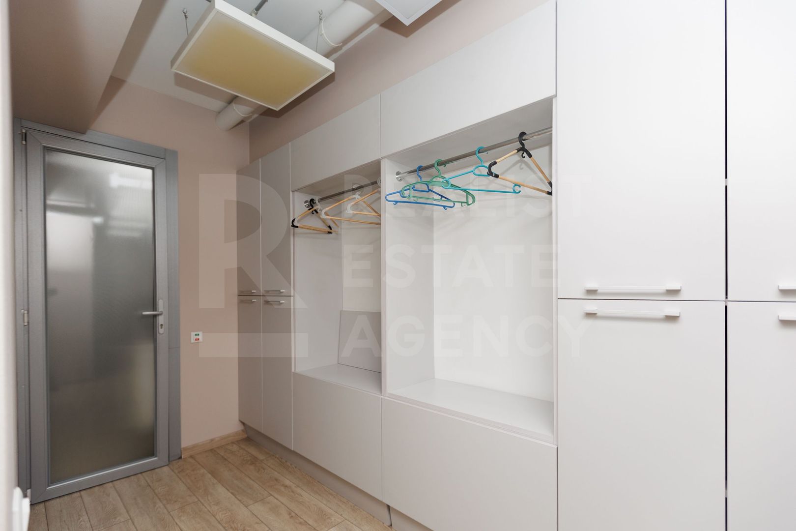 Chirie, oficiu 157 mp, strada București, Centru - Poză 16