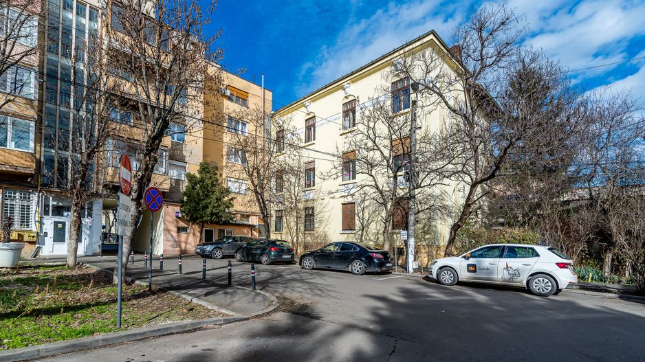 2 apartamente unificate, B-dul Revoluției, Arad. Etajul 1 - Poză 2