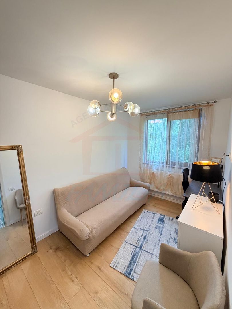 APARTAMENT CU 3 CAMERE DE ÎNCHIRIAT | ETAJ 3 | ȚIGLINA 1 - Poză 1