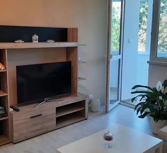 AP. 2 CAMERE TEI, BLOC REABILITAT, BUCATARIE INCHISA, MOBILAT MODERN - Poză 11