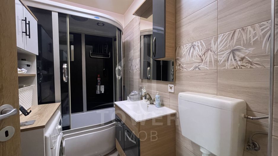 Apartament 3 camere--Turnisor | Decomandat | Balcon 10 mp | Parcare privata - Poză 2