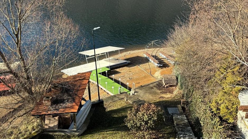 Casa de vacanta pe malul Lacului Tarnita, 650 m2 teren - Poză 5