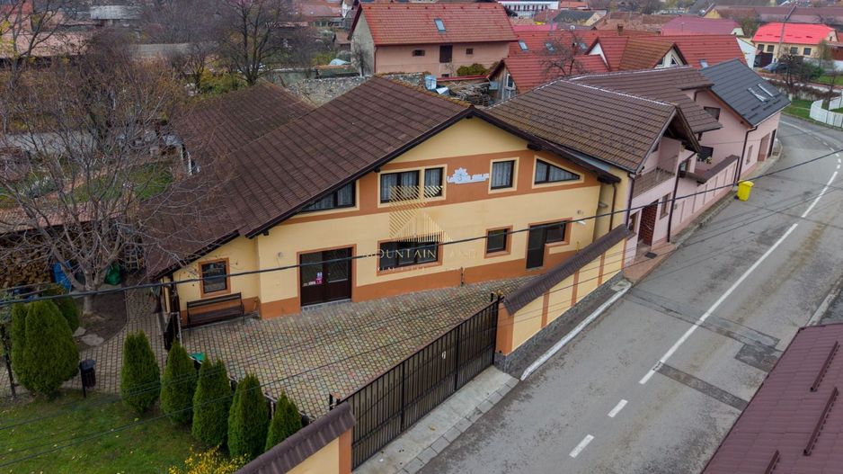 Proprietate mixtă cu spațiu comercial și locuință, Cristian - Poză 2