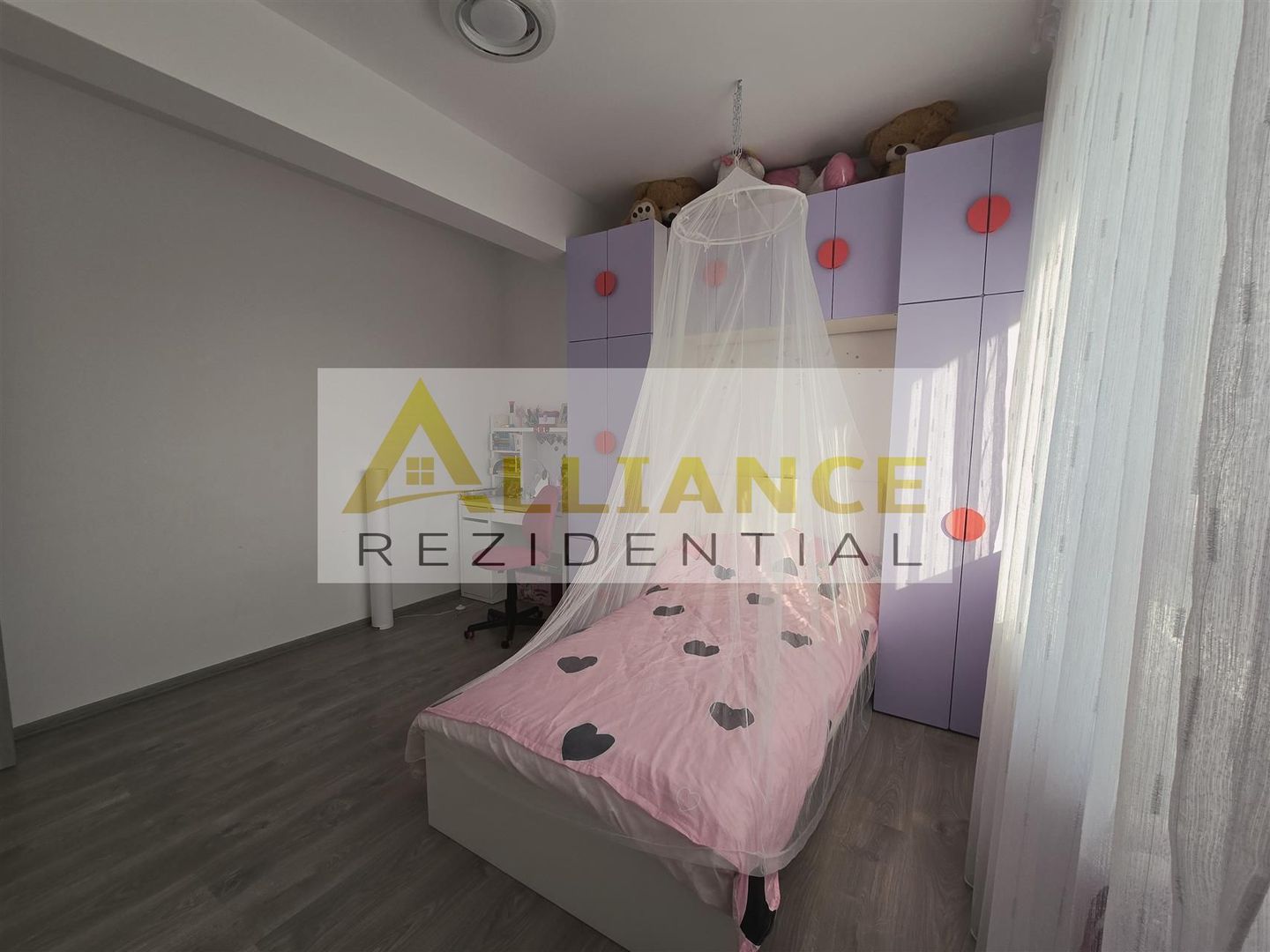 Mobilata si utilata-4 camere- pod- mutare imediată - Poză 1